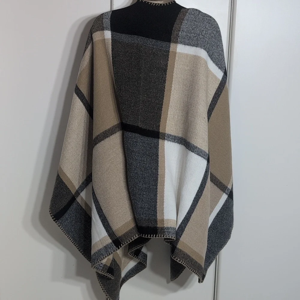 Apt. 9 Poncho Cape Blanket Stitched Edges  Soft